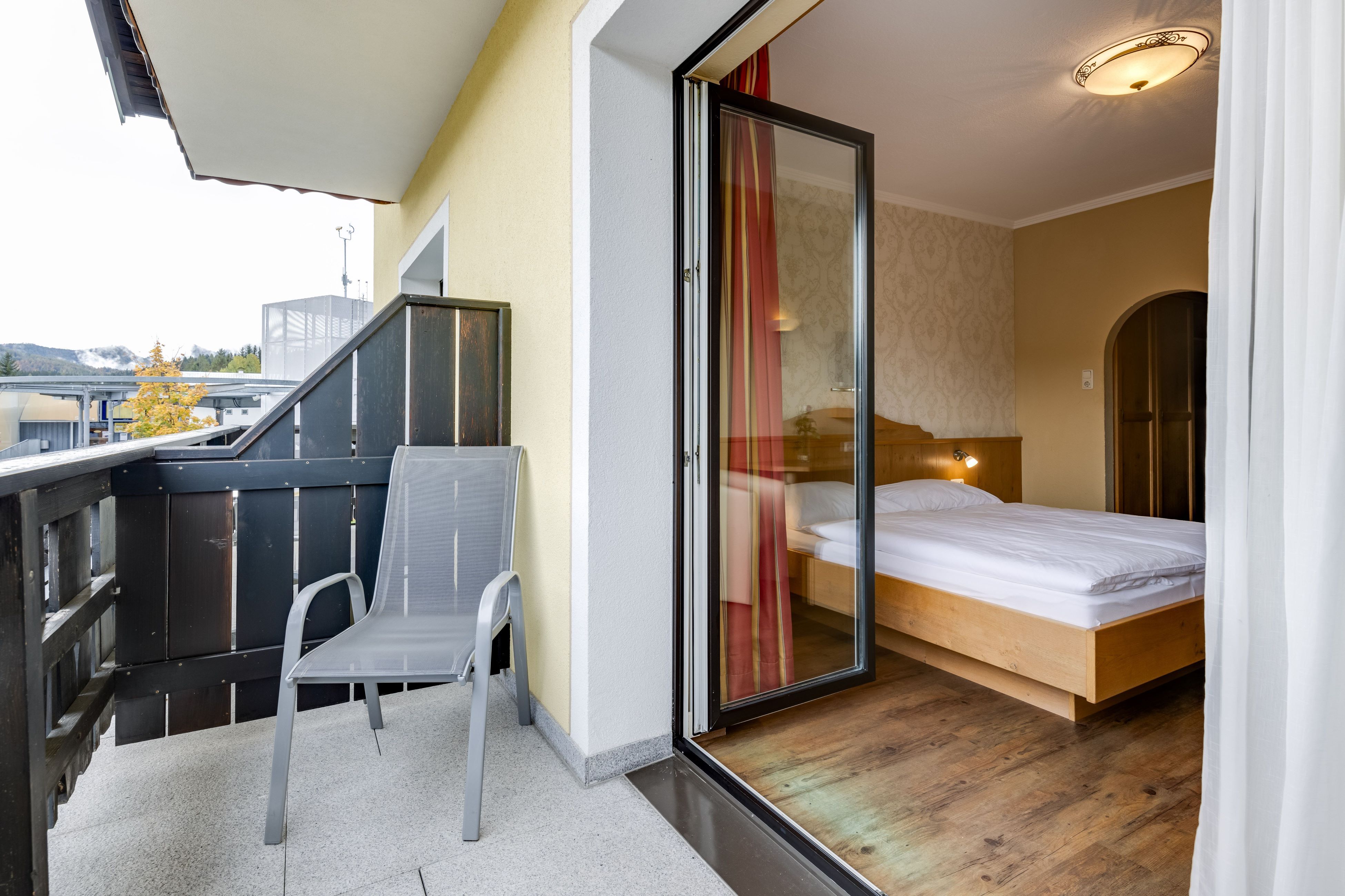 zimmer-balkon-og-1