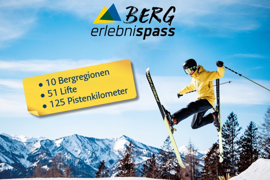 Skifahrer mit Bergpanorama im Hintergrund