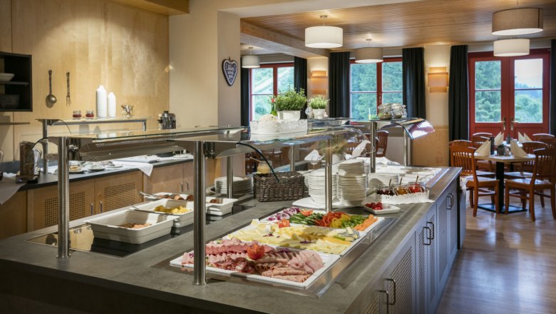 Buffet JUFA Hotel am Sigmundsberg, &copy; Harald Eisenberger/JUFA Hotels