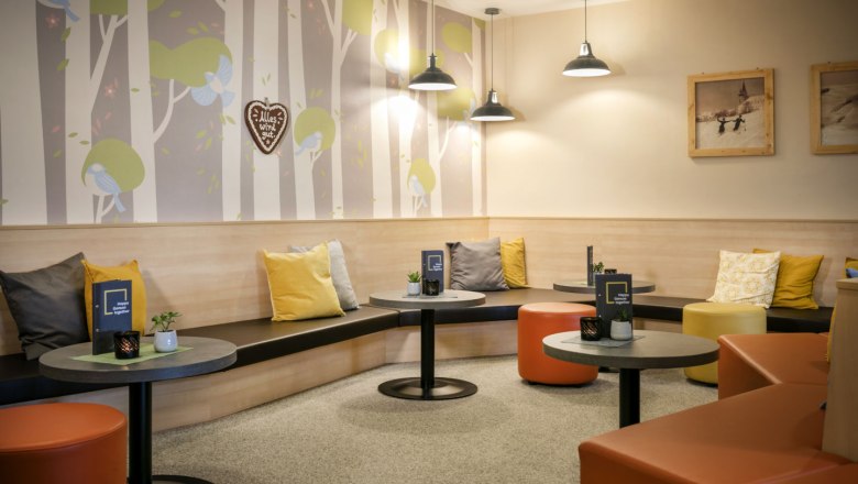 Sitzm&ouml;glichkeit JUFA Hotel am Sigmundsberg, &copy; Harald Eisenberger/JUFA Hotels